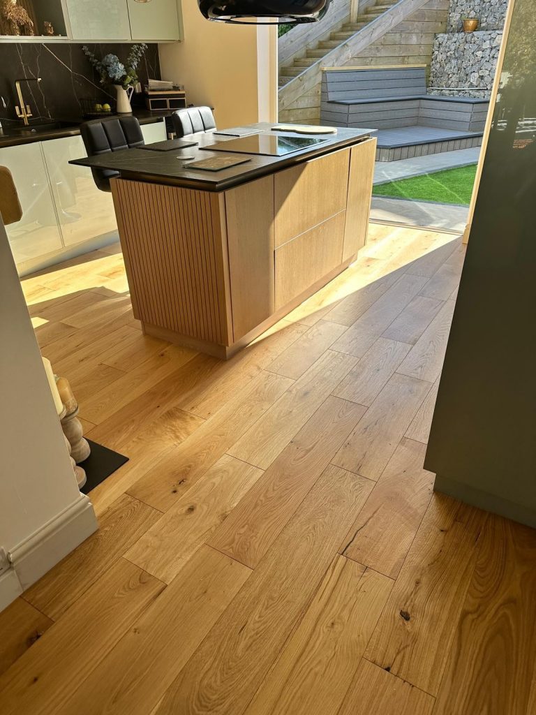M100 Kingswood Natural Oak